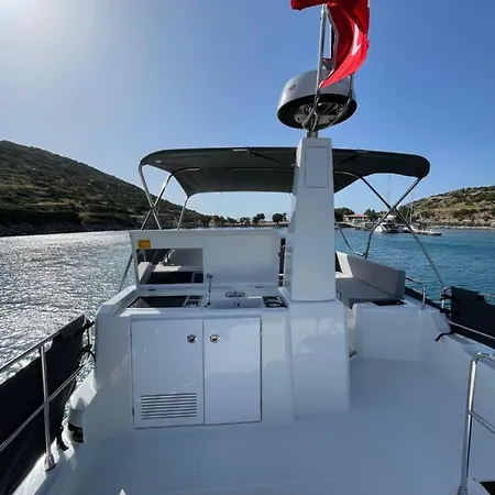 ספינת מלון Renas Yachting *